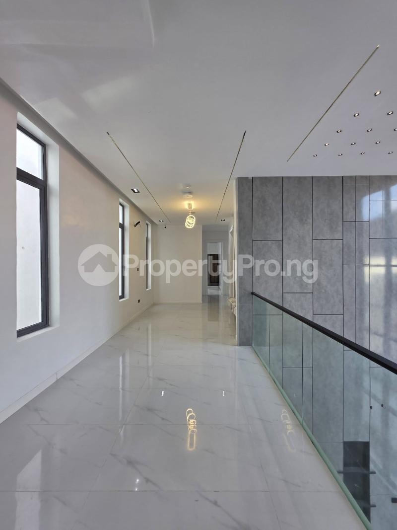 5 bedroom House for sale chevron Lekki Lagos