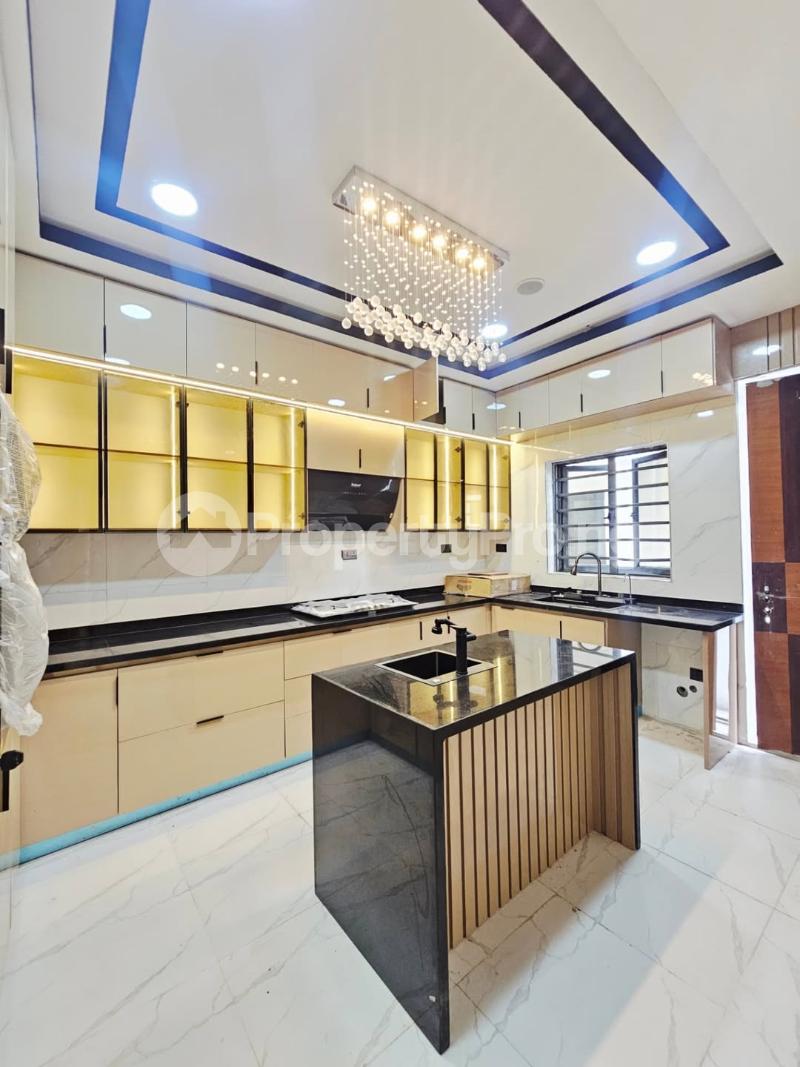 6 bedroom House for sale Chevron Drive chevron Lekki Lagos