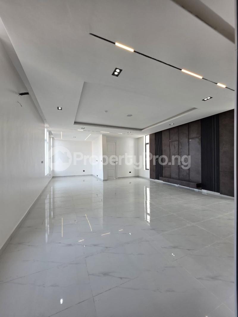 5 bedroom House for sale chevron Lekki Lagos