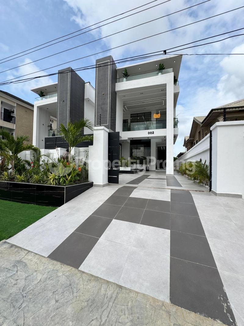 5 bedroom House for sale 2nd Toll Gate Lekki Lagos