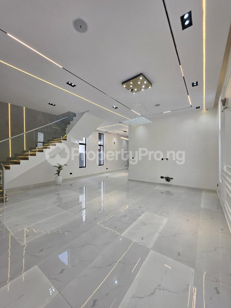5 bedroom House for sale Chevron Lekki Lagos