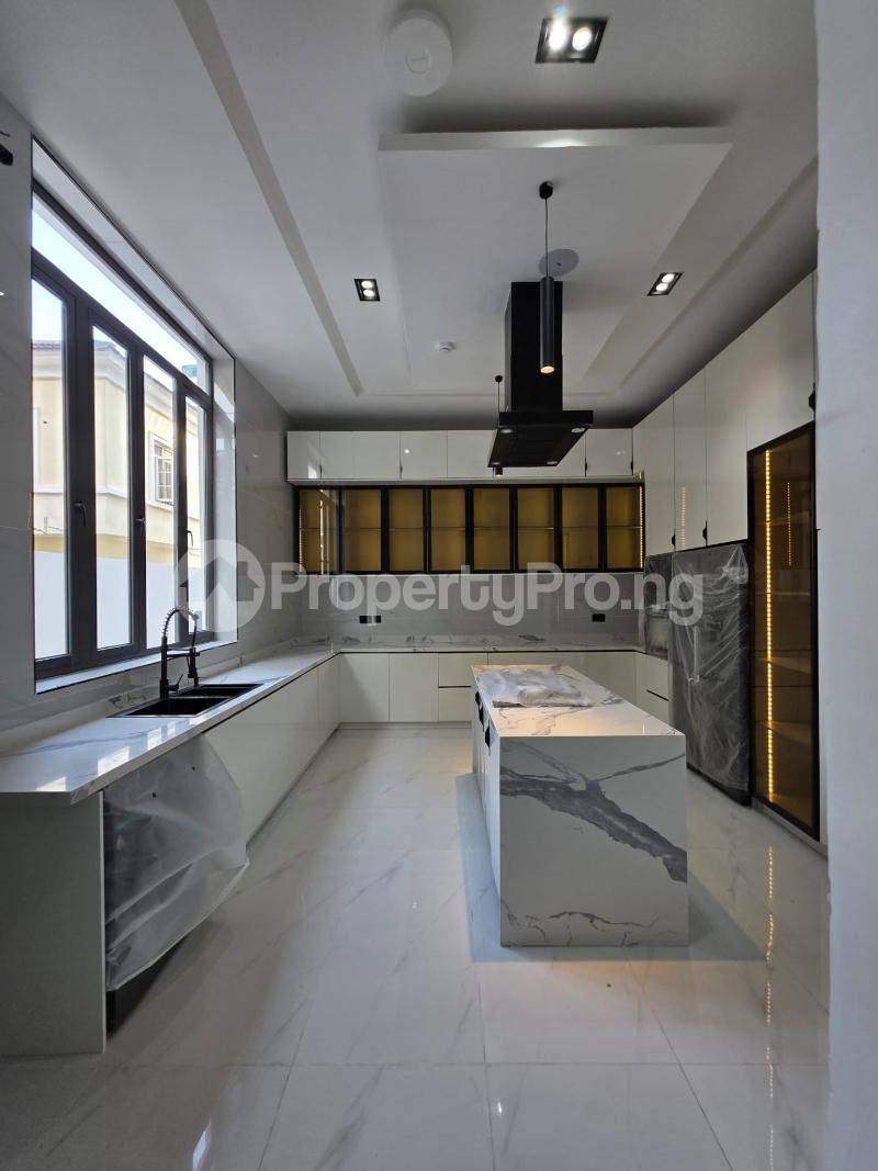 5 bedroom House for sale chevron Lekki Lagos