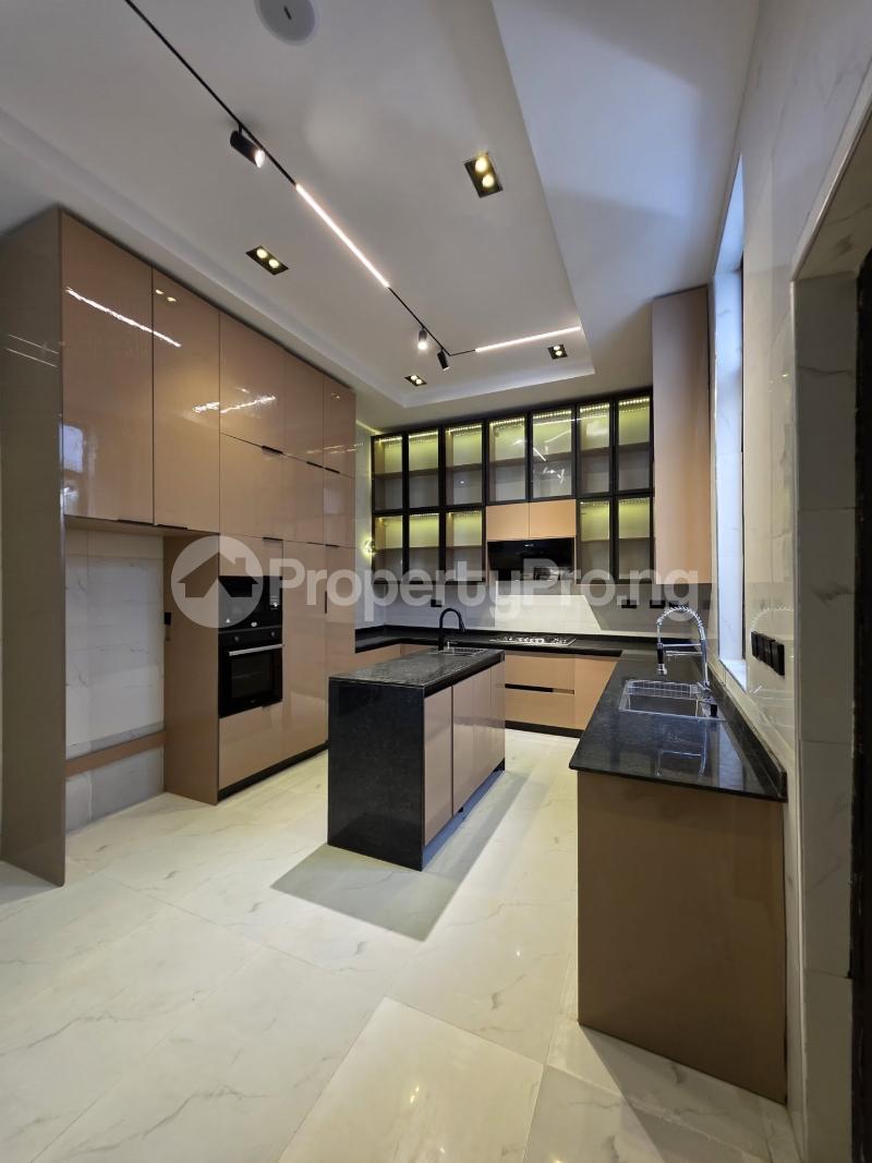 5 bedroom House for sale Chevron Lekki Lagos