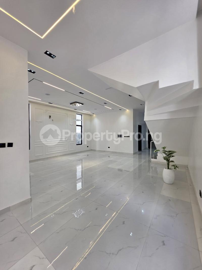 5 bedroom House for sale Chevron Lekki Lagos