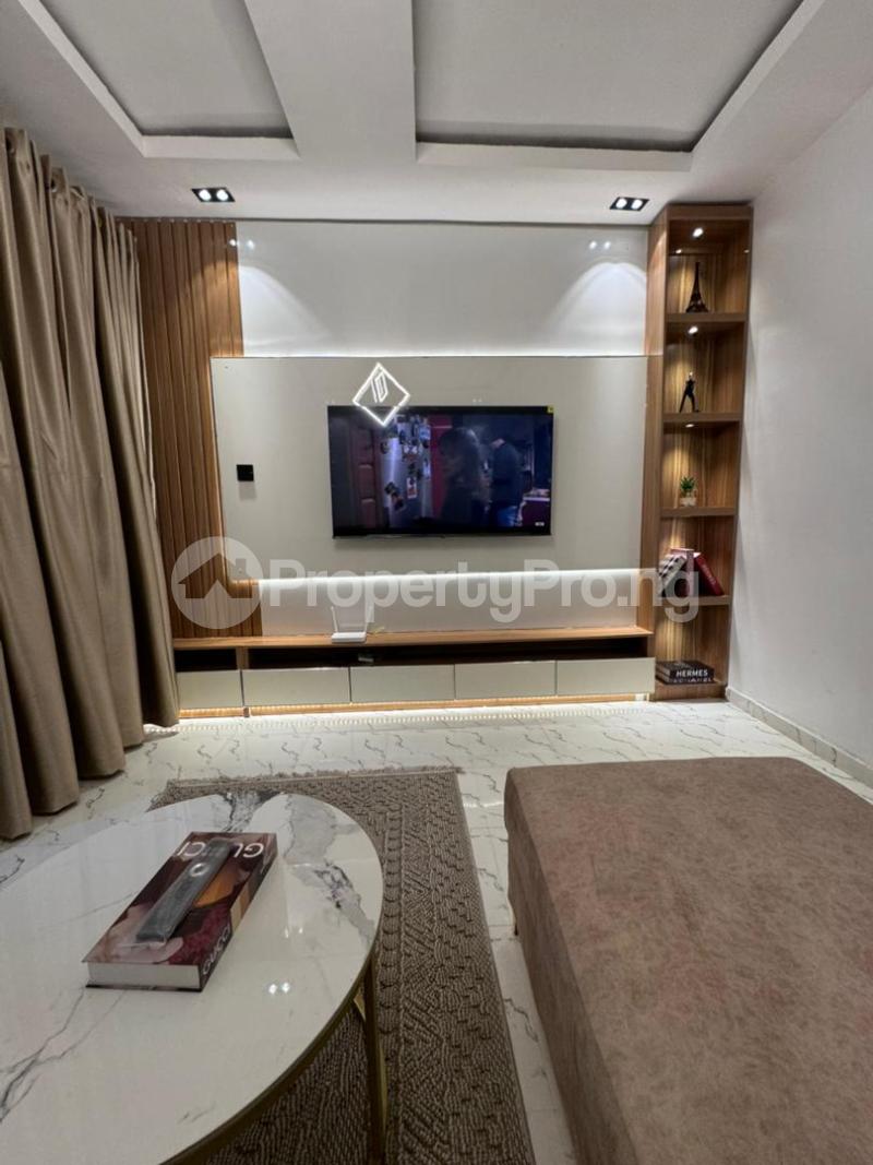 1 bedroom Flat / Apartment for shortlet Onike Yaba Lagos