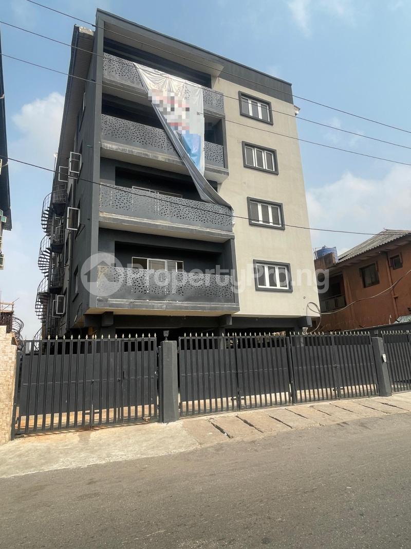 3 bedroom House for sale Surulere Lagos - 9
