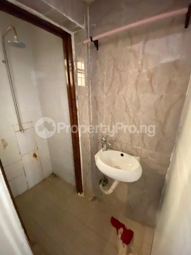 1 Bedroom Flat / Apartment in Osapa london Lekki Lagos Flat
