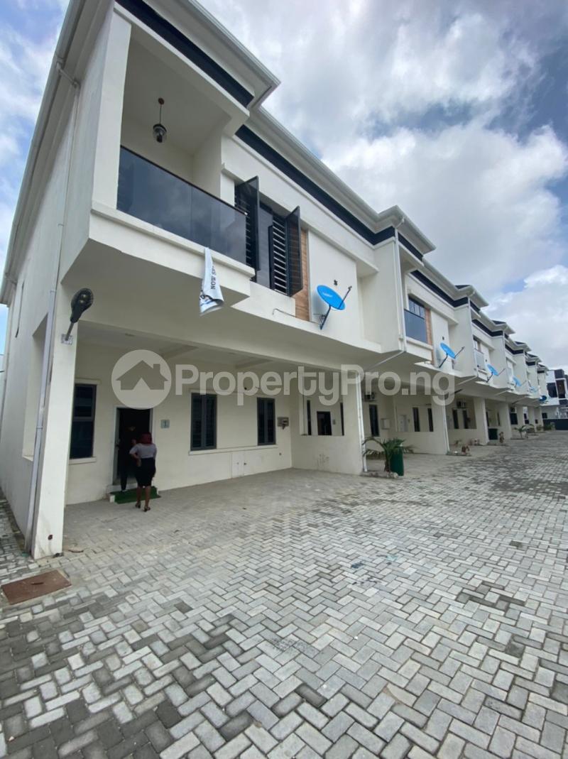 4 bedroom House for sale Orchid Road Lekki Lagos