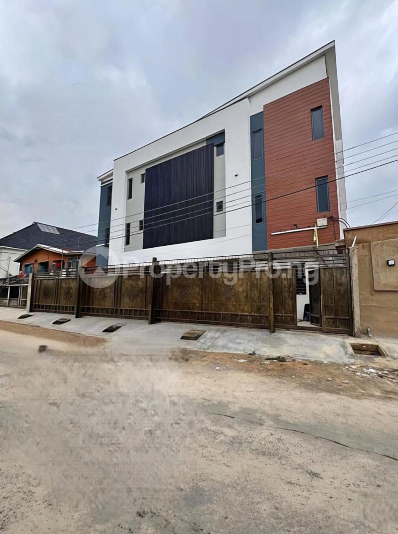 2 bedroom House for sale Surulere Lagos