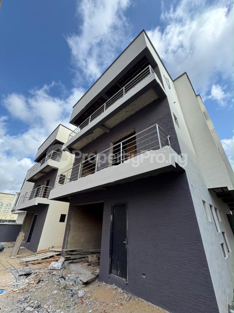 4 bedroom House for sale Surulere Lagos
