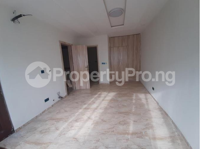 3 bedroom Commercial Property for rent Near General Hospital Dala Kano
