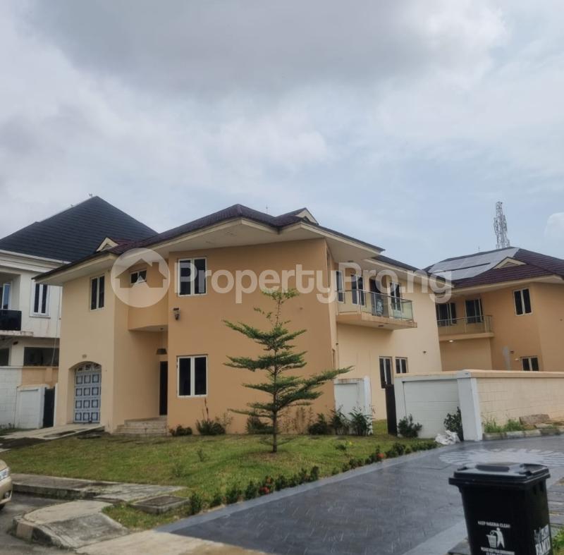 5 bedroom House for sale Melrose Park Estate, By (v.g.c), Beside Heyden Filling Station, Lekki, Lagos . VGC Lekki Lagos