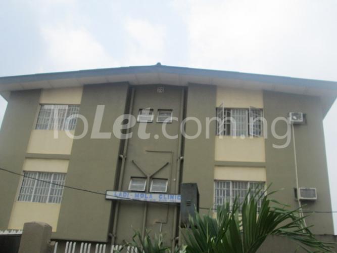 3 bedroom Flat / Apartment for rent 4, Abeokuta Close Ireakari, Isolo Oshodi Expressway Oshodi Lagos