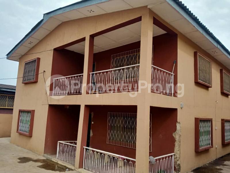 3 bedroom Flat / Apartment for sale Alarape, Felele Challenge Challenge Ibadan Oyo