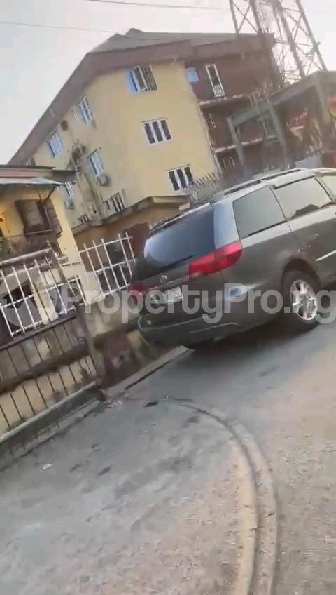 House for sale Iwaya Road Before Traffic Light Iwaya Yaba Lagos