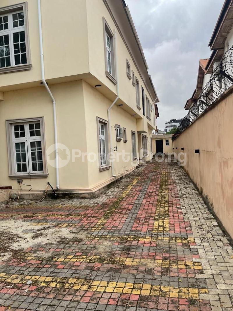 House for rent In A Very Nice Environment Lekki Phase 1 Lekki Lagos
