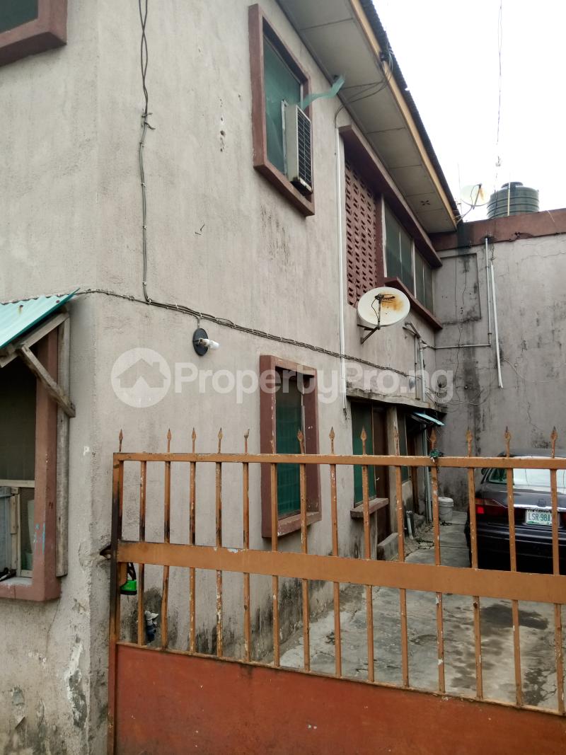 3 bedroom Flat / Apartment for sale Off Agunlejika Street Ijesha Surulere Lagos