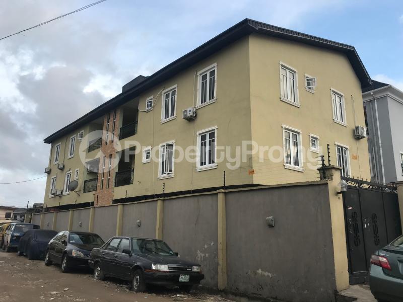 3 bedroom House for sale Ayo Ade Street Off Bajulaiye Road Shomolu Lagos