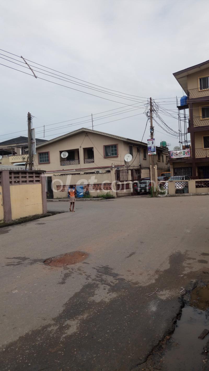 3 bedroom House for sale Sholanke Street Akoka Yaba Lagos