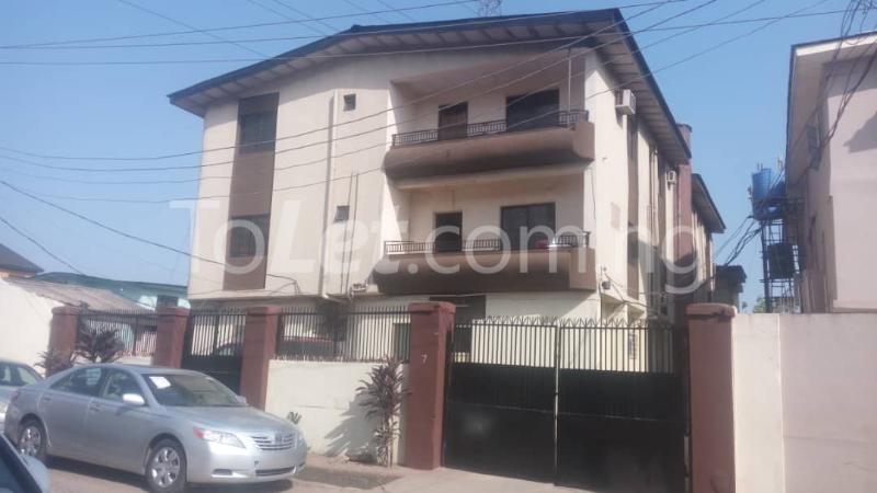 House for sale Close To Domino's Pizza, Gbagada, Lagos. Gbagada Phase 2 Gbagada Lagos