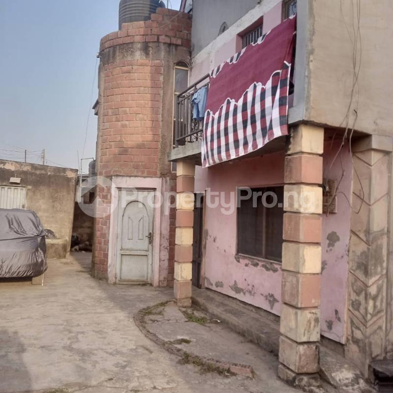 House for sale Academic, Iwo Road, Very Close To Bishop Philip School Iwo Rd Ibadan Oyo