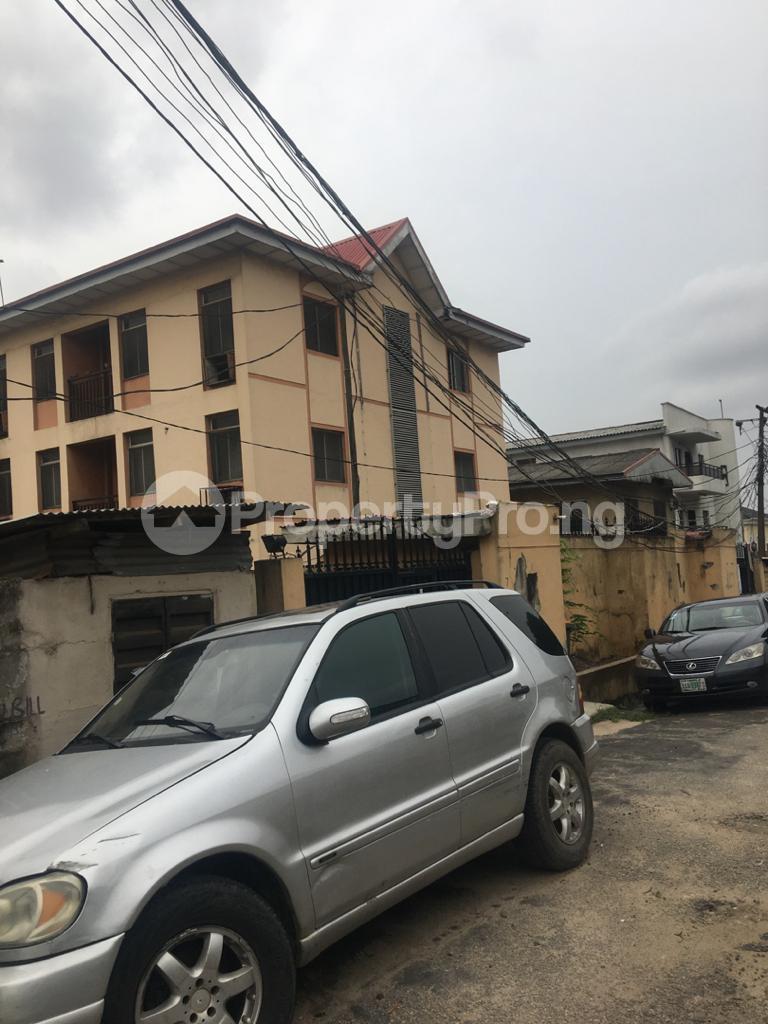 House for sale Estate Obanikoro Shomolu Lagos