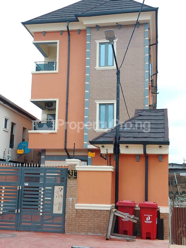 1 bedroom House for sale Oluwalogbon Street, Shomolu Shomolu Lagos