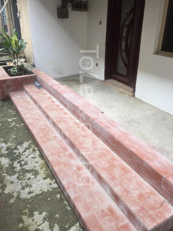3 bedroom Flat / Apartment for rent Aberuagba Street Shogunle Oshodi Lagos