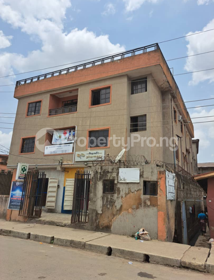 House for sale (very Close To Palmgrove) Shomolu Lagos