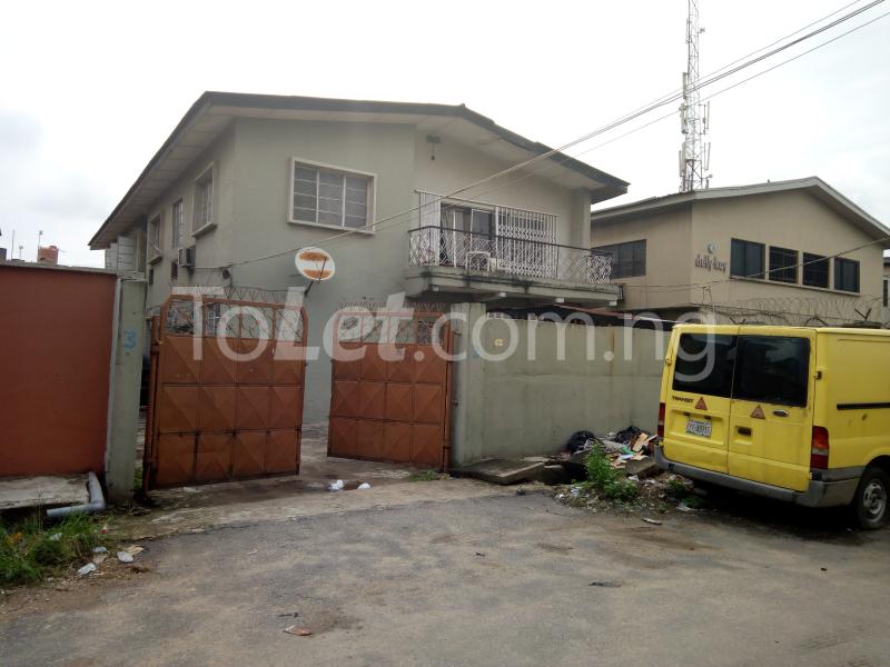 3 bedroom House for sale 8 Amosu Close Off Tokunbo Alli Street Toyin street Ikeja Lagos