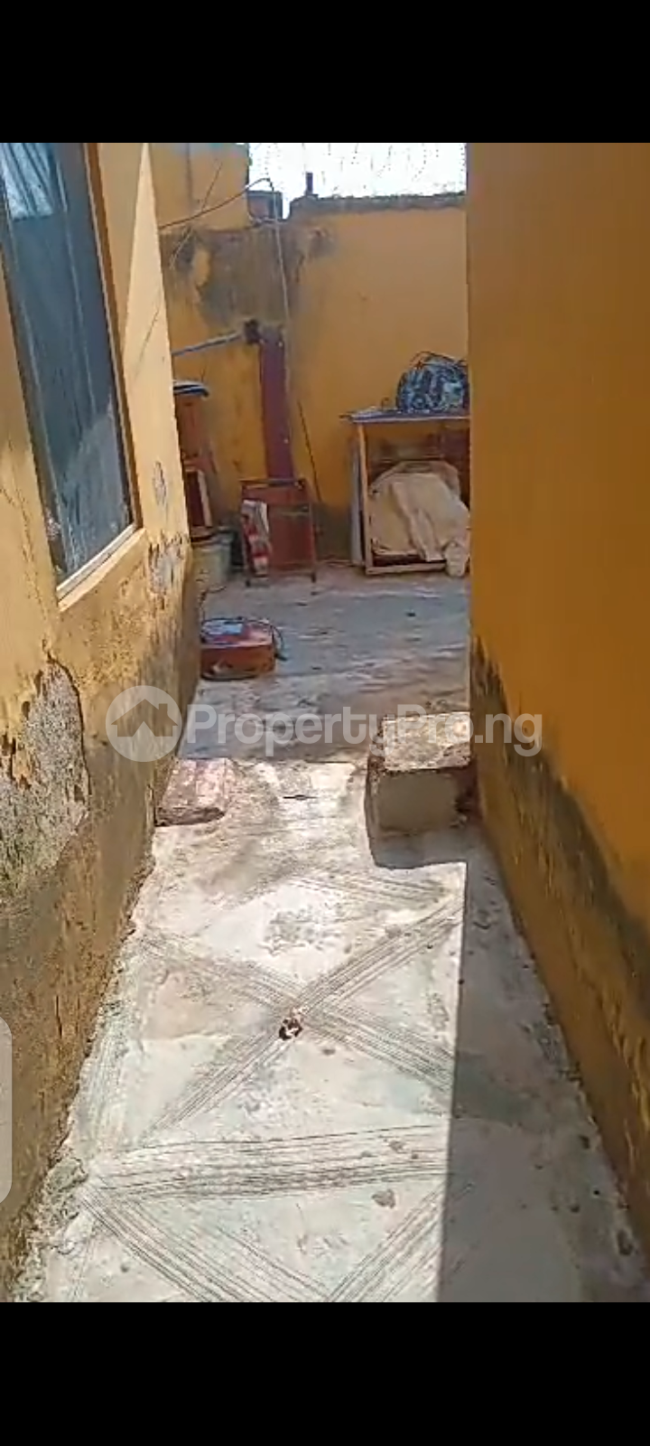 House for sale Bungalow Axis Jakande Estate Isolo Lagos
