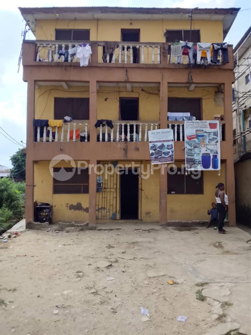 House for sale Giwa Street Onipan Fadeyi Shomolu Lagos