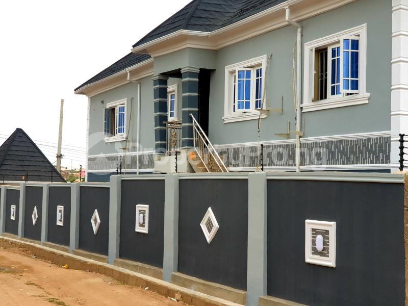 8 bedroom House for sale Abes Elebu Off Akala Express Ibadan Oyo