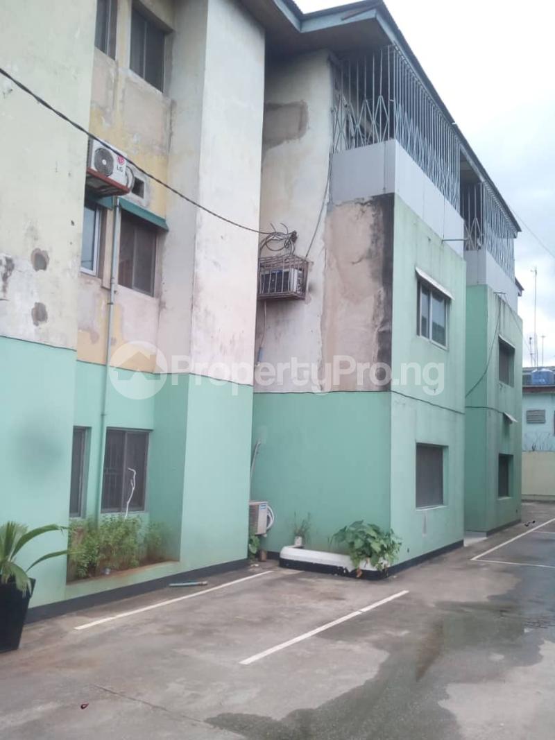 1 bedroom House for rent Ilojo Cresent Obanikoro Shomolu Lagos - 3