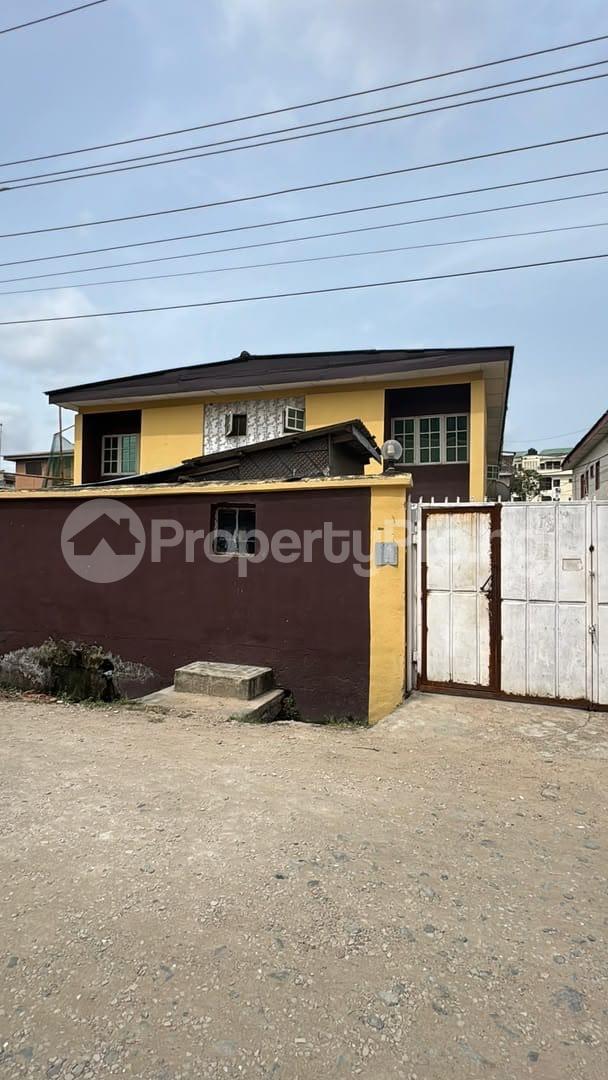House for sale Off Adekunle Kuye Surulere Lagos