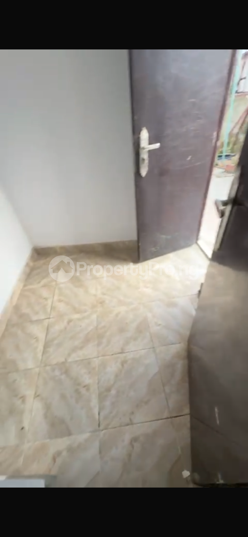 Flat / Apartment for rent Ologolo Lekki Lagos