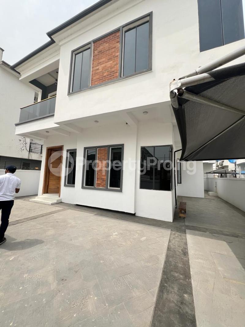 5 bedroom House for rent Orchid Road chevron Lekki Lagos