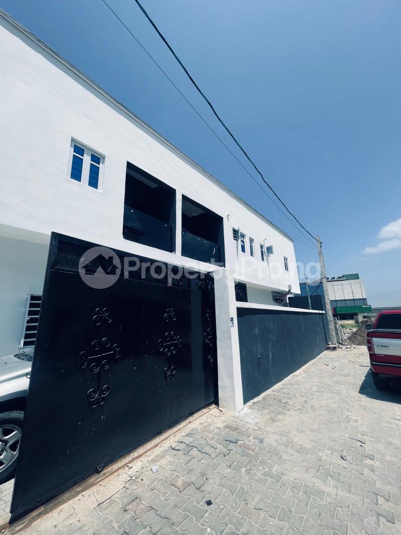 2 bedroom House for rent Ologolo Lekki Lagos