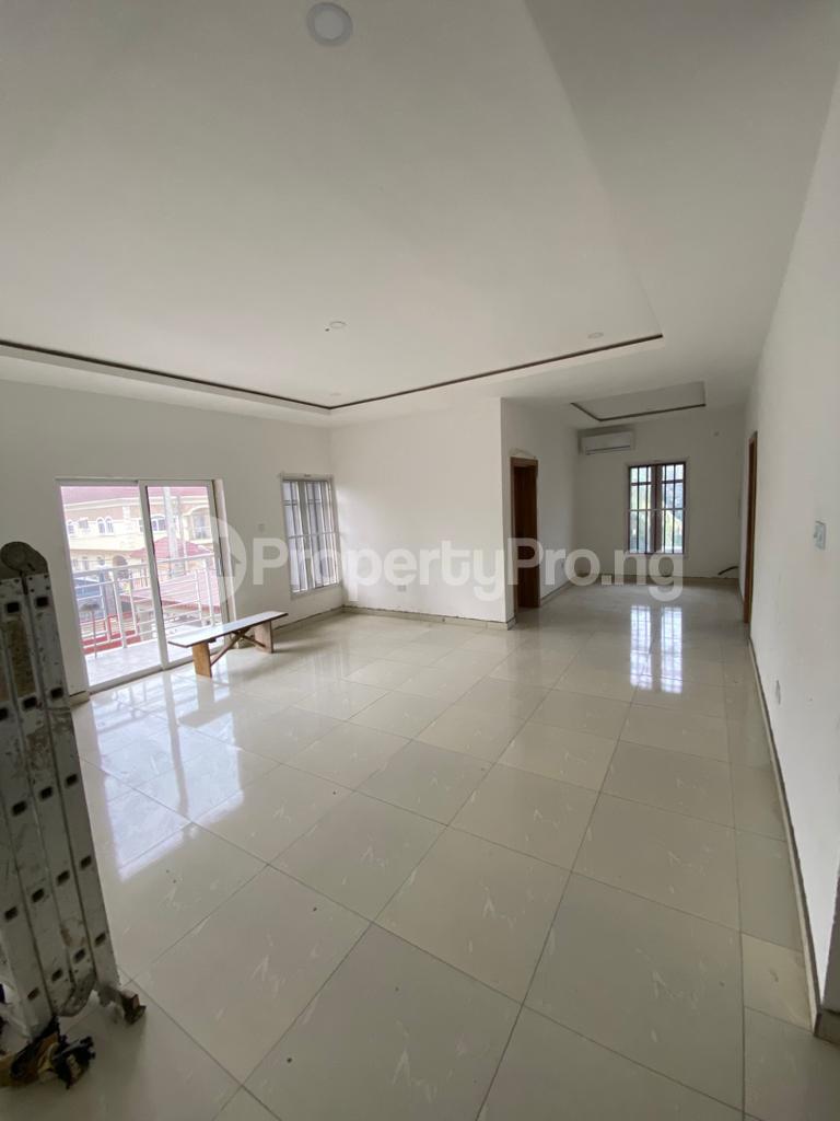 3 bedroom Flat / Apartment for sale Adeleye Street Idado Lekki Lagos