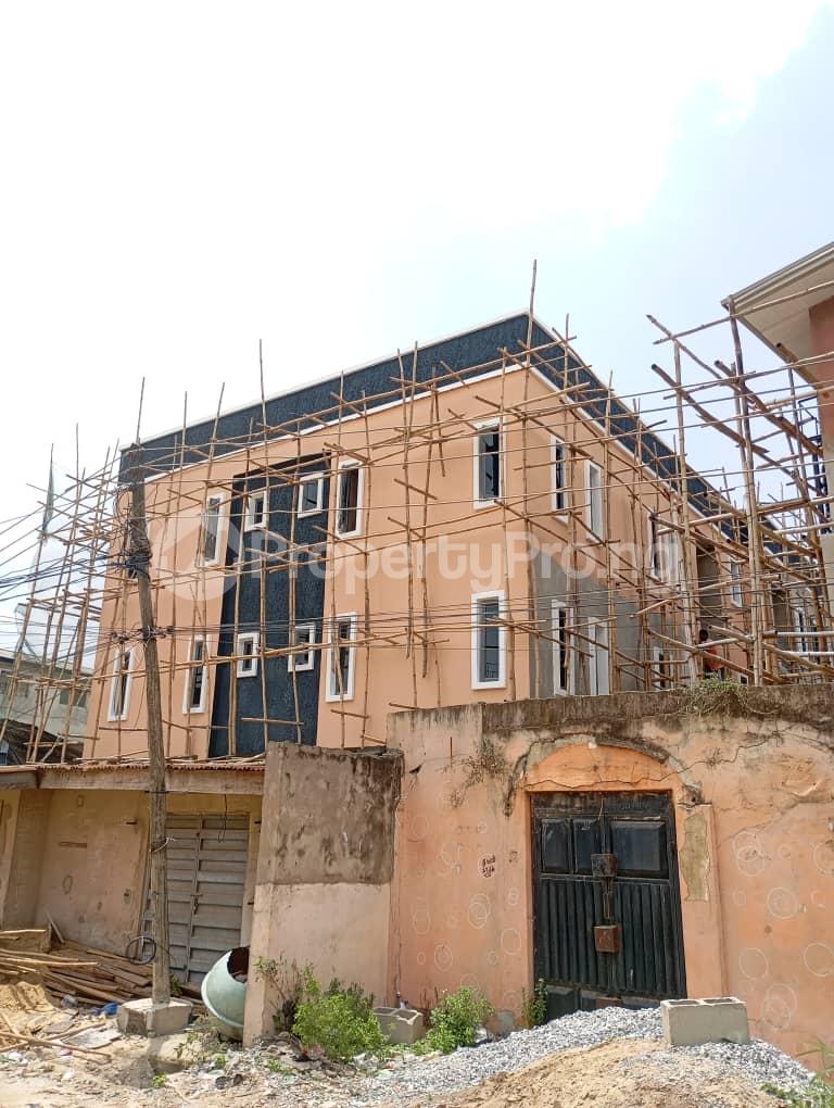 3 bedroom Flat / Apartment for sale Off Medina Road, Close To Deeper Life Church Atunrase Medina Gbagada Lagos