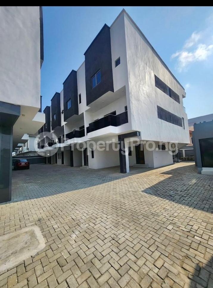 3 bedroom House for rent Agungi Lekki Lagos