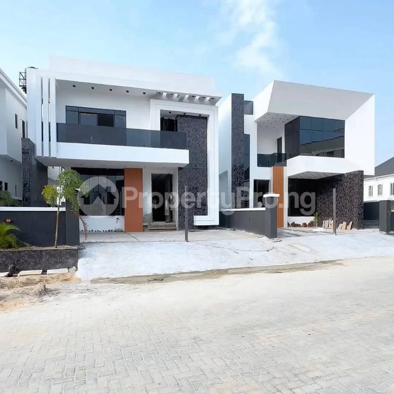 4 bedroom House for sale 2nd Toll Gate Ikota Lekki Lagos