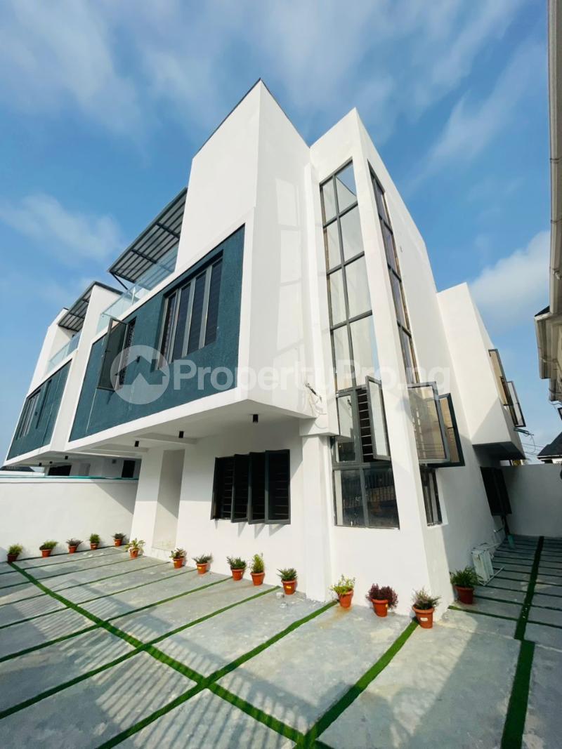 4 bedroom House for sale Ologolo Lekki Lagos