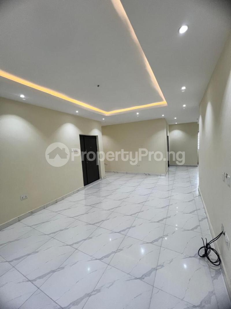 4 bedroom House for sale Meadow Hall Axis,chisco Ikate Lekki Lagos