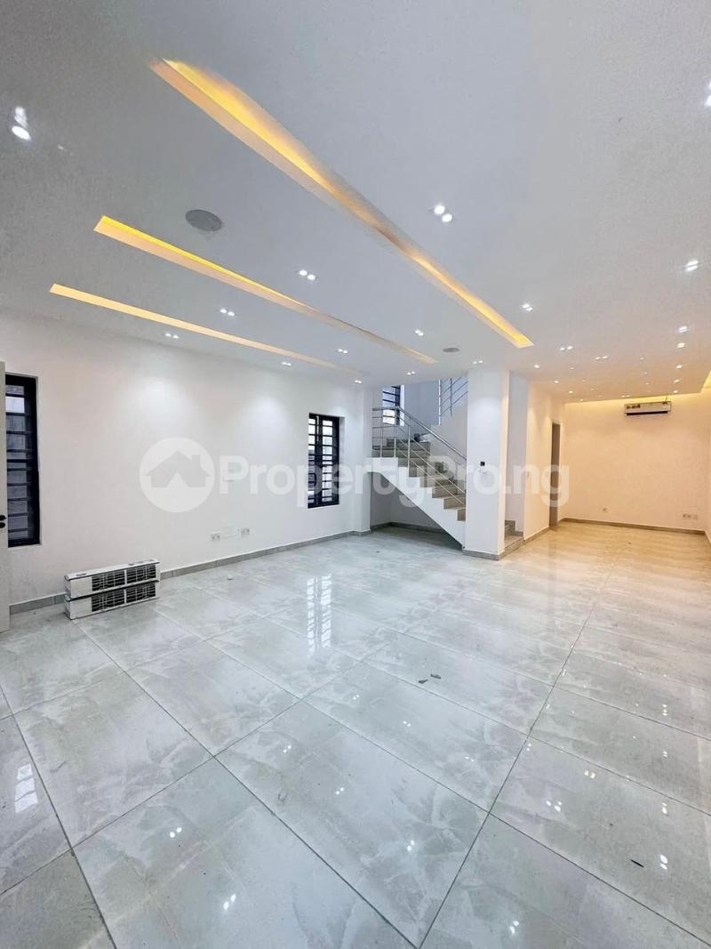 4 bedroom House for rent ONIRU Victoria Island Lagos