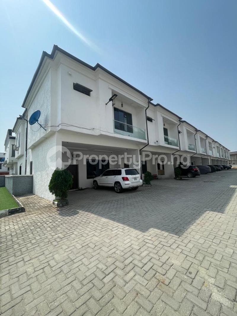 4 bedroom House for sale Behind Mega Chicken Ikota Lekki Lagos