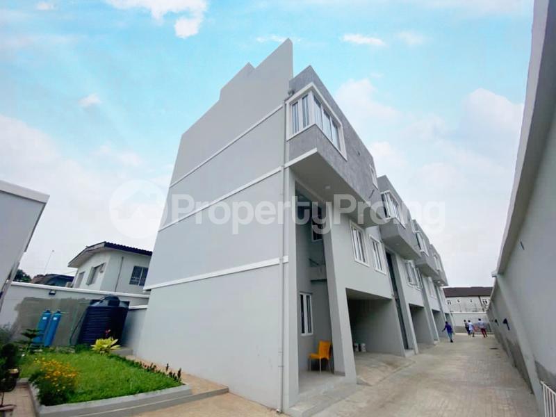 4 bedroom House for sale Surulere Lagos
