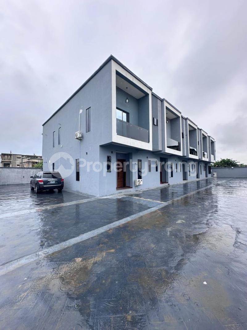 4 bedroom House for sale Abraham Adesanya Ajah Lagos