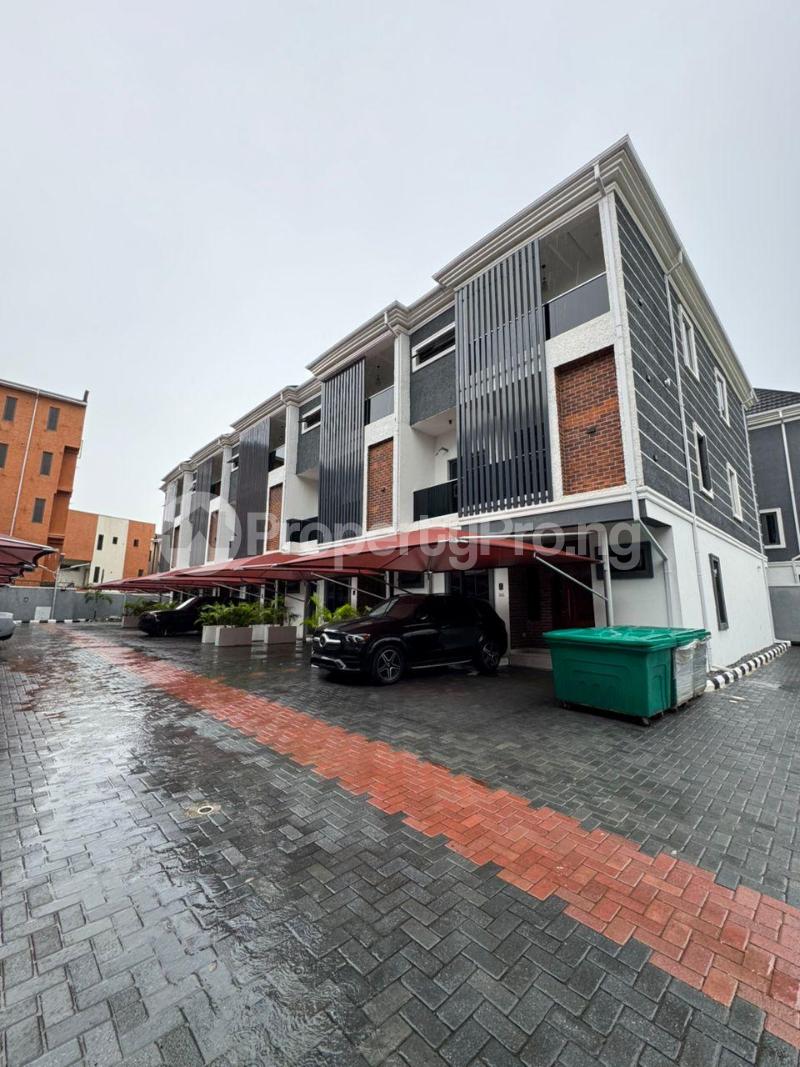 4 bedroom House for sale Lekki Lagos