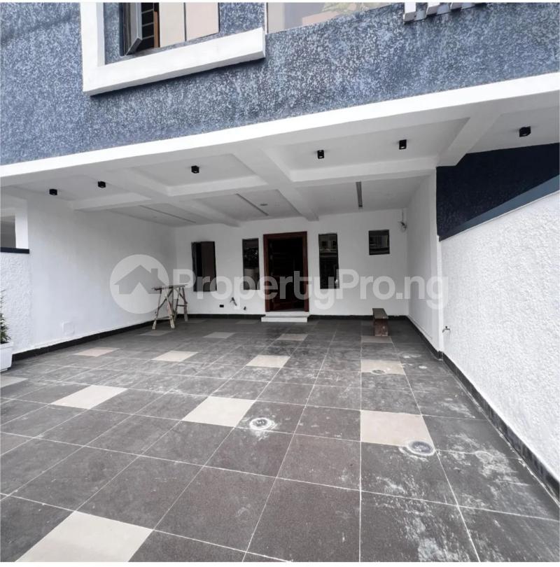 4 bedroom House for sale Lekki Lagos
